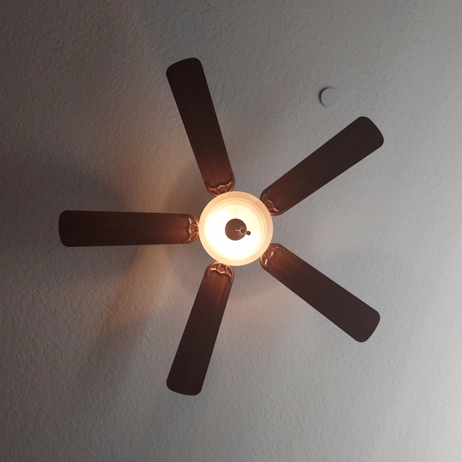 Brasseur d'air de plafond dans une piece