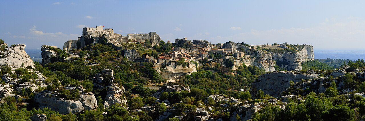 Village perché de Provence, secteur soumis aux règles de paysage et à l’avis des Architectes des Bâtiments de France