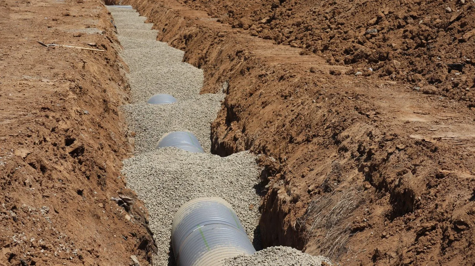Drainage et tranchee sur un chantier de terrassement